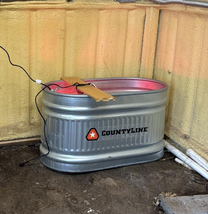 Heated brooder pen for baby chicks